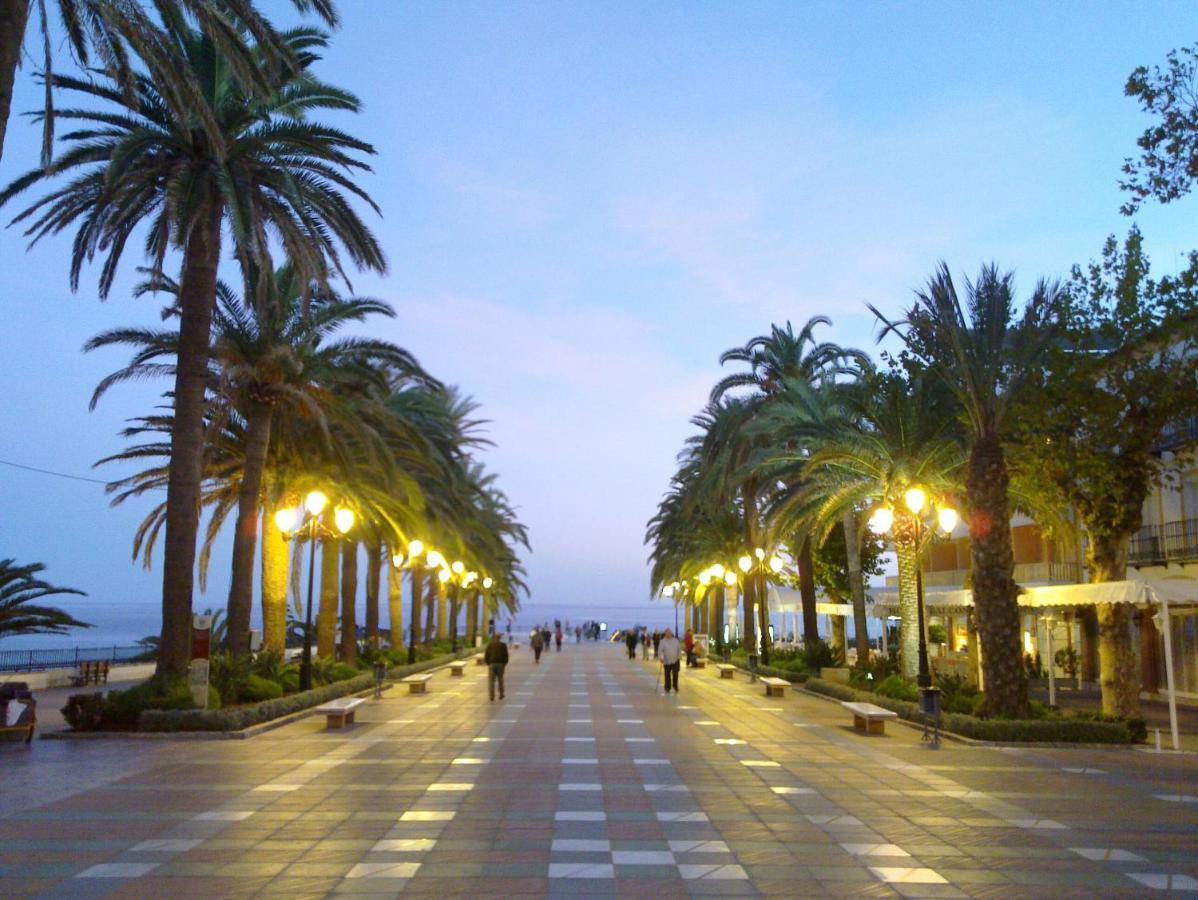 R1352 Pinomar D Villa Nerja Exteriör bild
